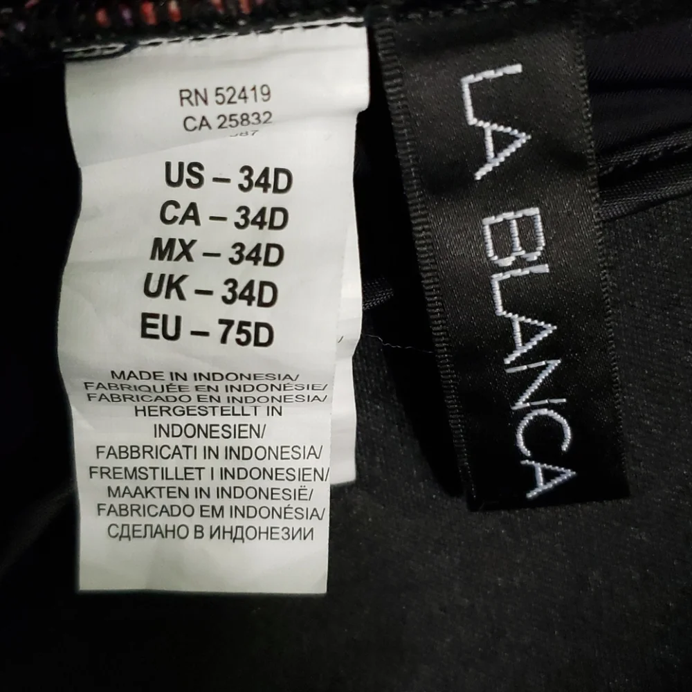 LA BLANCA bathing suit top